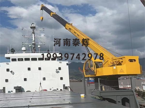 不同类型船舶对船用甲板吊的需求有何差异