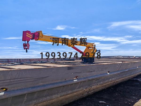 船用甲板吊的悬臂长度如何影响作业半径