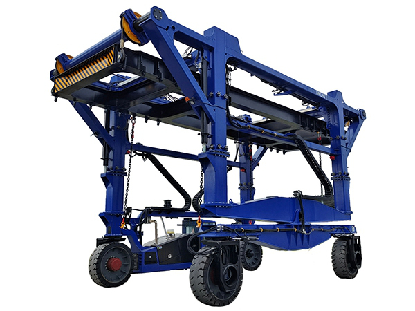 集装箱跨运车在不同载荷下操作有何差异