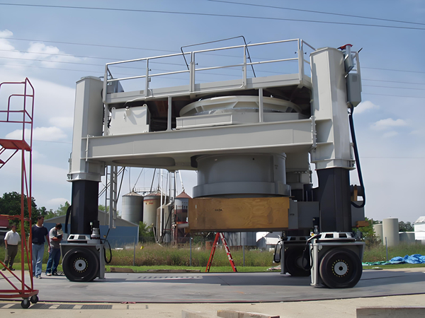 复杂地形下液压轮胎吊的安全作业规范有哪些